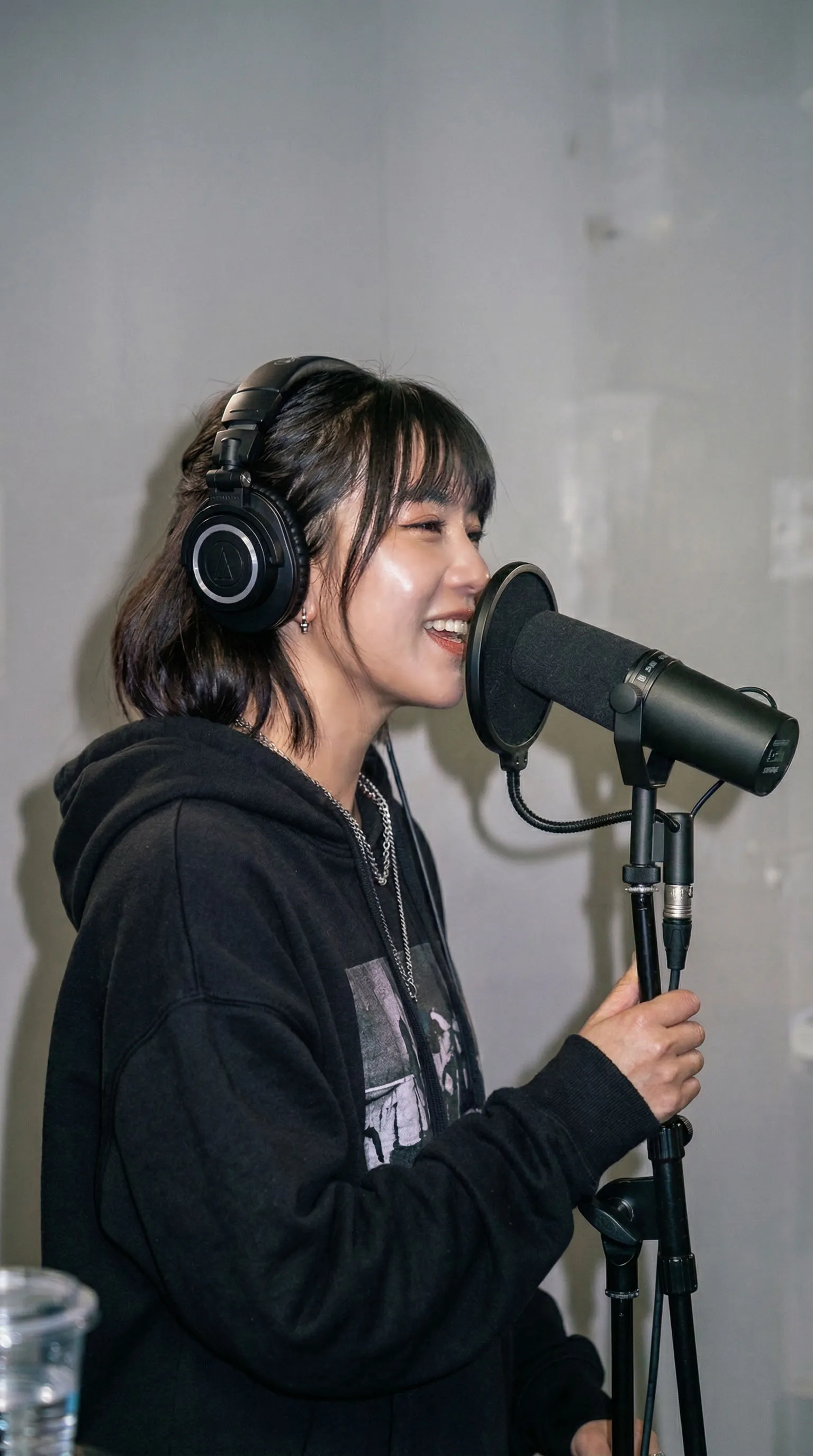 Landing Singer
